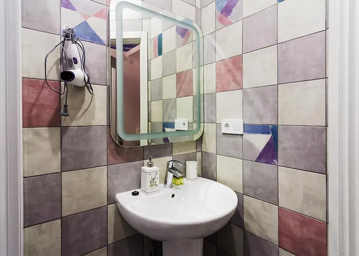 On Deribasovskaya 4*