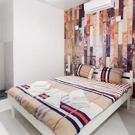 On Deribasovskaya 4*