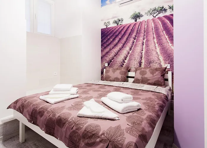 Ξενοδοχείο On Deribasovskaya 4*